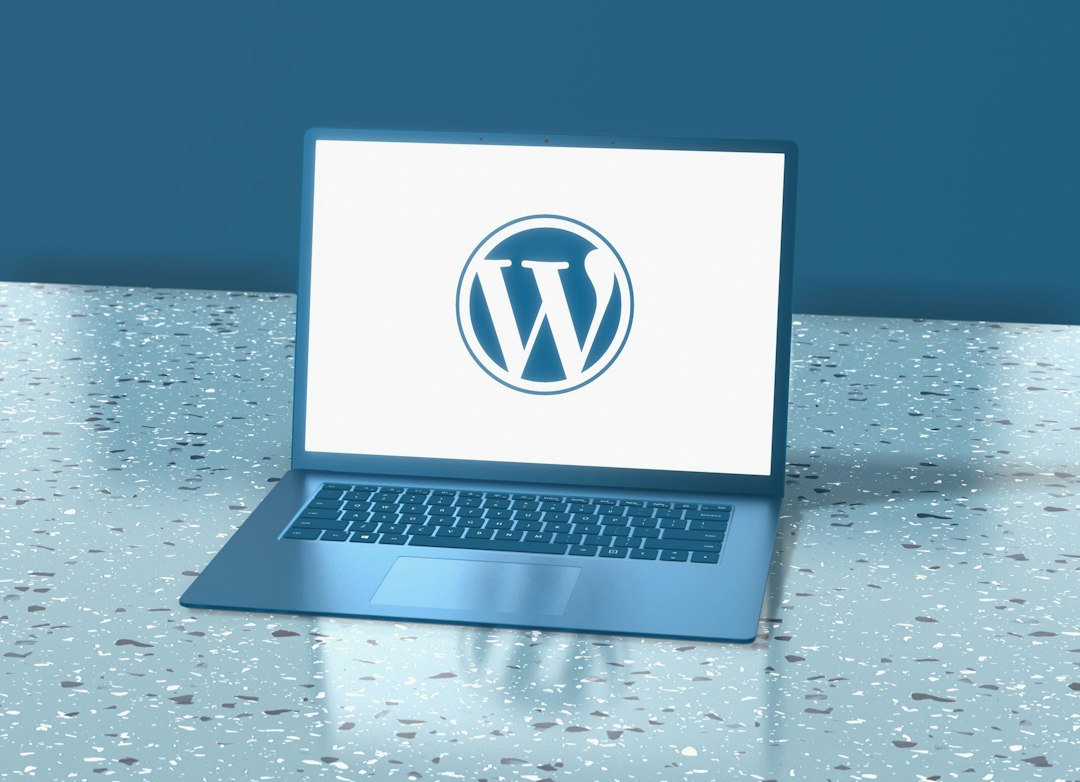 laptop-displaying-wordpress-logo-ybtajpcvc4y